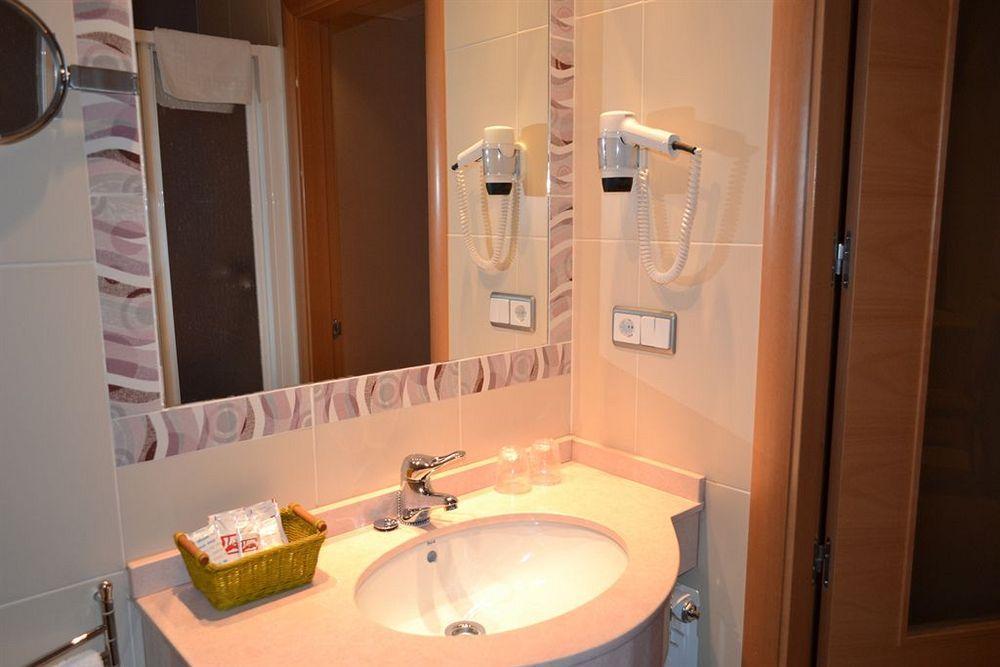 Hotel Puerta De Казорла Экстерьер фото